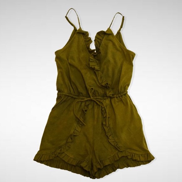 Darling Ruffle Romper - Picture 2 of 3